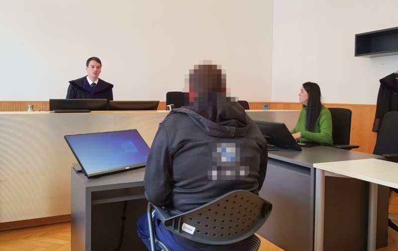 Român prins cu doi păstrăvi vii în rucsac, judecat și condamnat în Austria: „N-am știut că se sufocă”