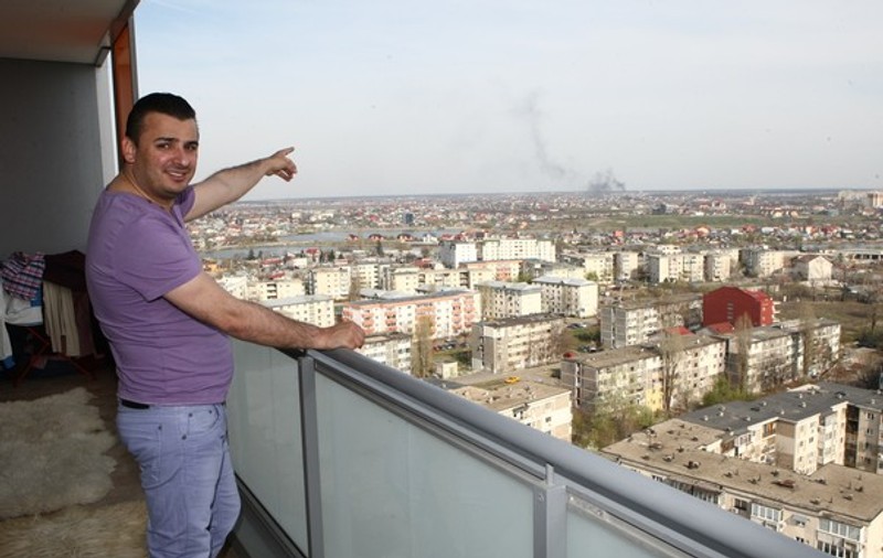 Liviu Guţă locuieşte pe ”acoperişul” Capitalei | FOTO&VIDEO