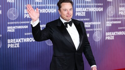 Los Angeles, United States. 24th Nov, 2024. (FILE) Elon Musk Is Pushing U.S. Vice President-elect JD Vance Aside As U.S. President-elect Donald Trump's No. 2. MIRACLE MILE, LOS ANGELES, CALIFORNIA, USA - APRIL 13: Chief Executive Officer of Tesla, Inc. an
