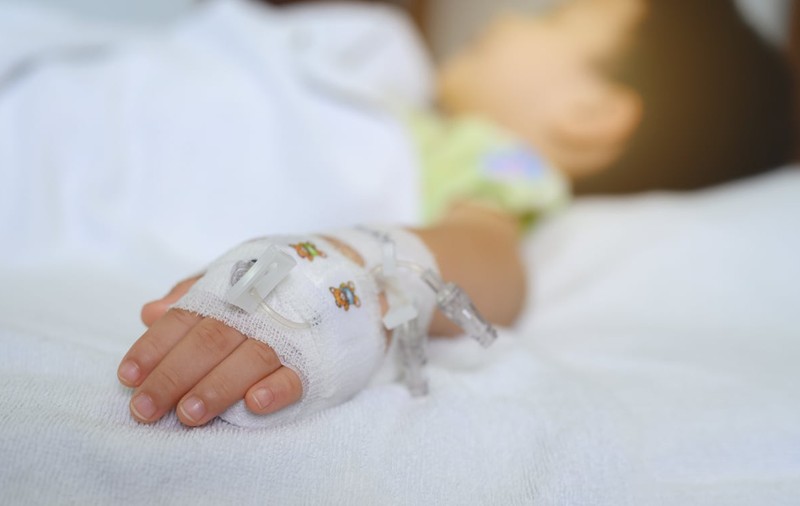 Un copil de doar 4 ani a murit din cauza pneumoniei, la Brașov. Este primul deces de acest fel raportat în actualul sezon