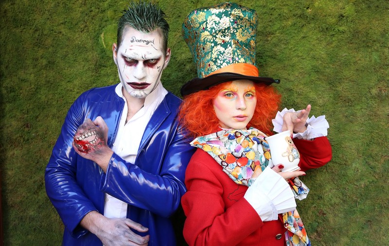 FOTO | Cum s-au transformat de Holloween actorii Cristina Ciobănașu și Vlad Gherman
