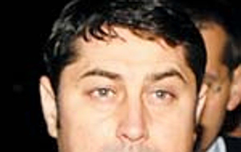 Ministrul David, pus pe fuga de un aurolac