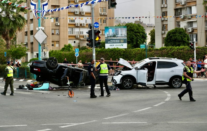 Ministrul israelian al securităţii naţionale a fost rănit într-un accident rutier produs în apropiere de Tel Aviv