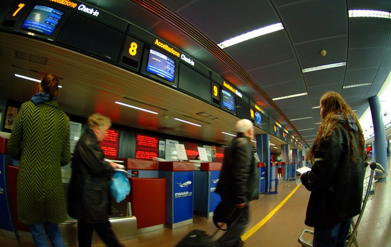 Noi curse pe aeroportul Băneasa din București. CNAB anunță că Wizz Air reia zborurile regulate