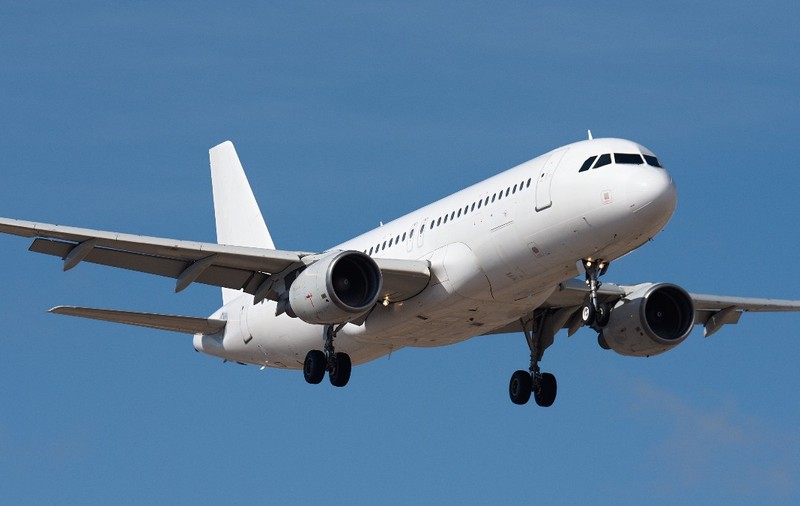 Un avion aflat în zbor. Imagine cu caracter ilustrativ. Sursă foto: Shutterstock