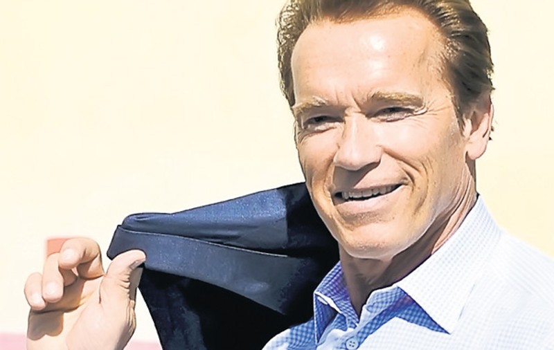 Fostul soţ al amantei lui Arnold Schwarzenegger: "A falsificat certificatul de naştere al fiului său"
