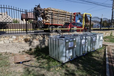 Din rezervoare sunt alimentate, cu ajutorul unei pompe, instalaţiile de la băi. Sursa foto: Vlad Chirea