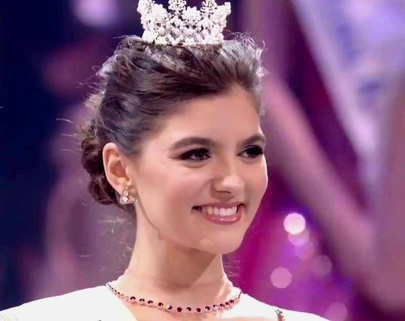 GALERIE FOTO/ O arădeancă de 19 ani a obținut locul 4 la Miss Internaţional, în Japonia. Bianca Tirsin a reușit performanța să se claseze în top 5 doi ani consecutiv