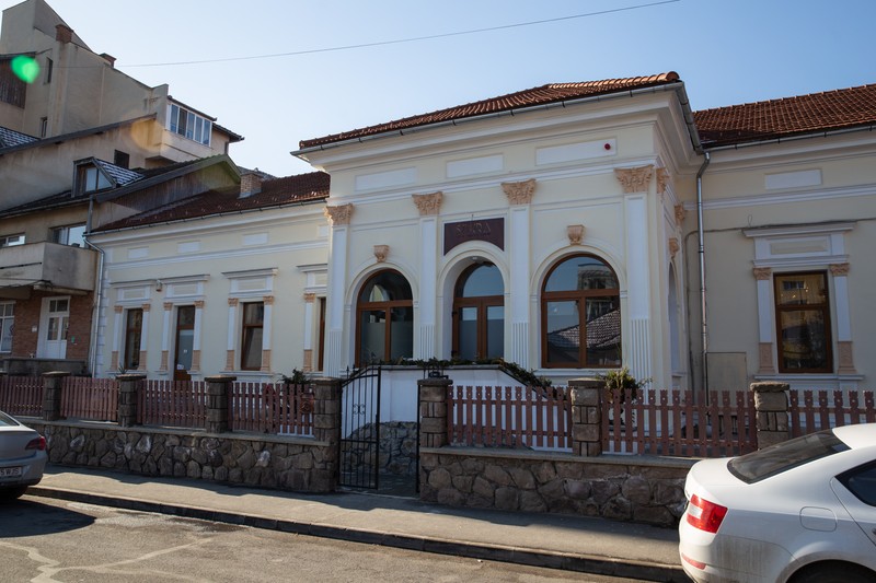 Szikra s-a deschis de doar două luni, dar deja sunt zile în care Mădălina și colegii ei fac față cu greu comenzilor