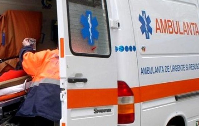 Un tânăr din Vâlcea a murit după ce a fost prins pe o bandă transportoare la fabrica de pavaje unde lucra