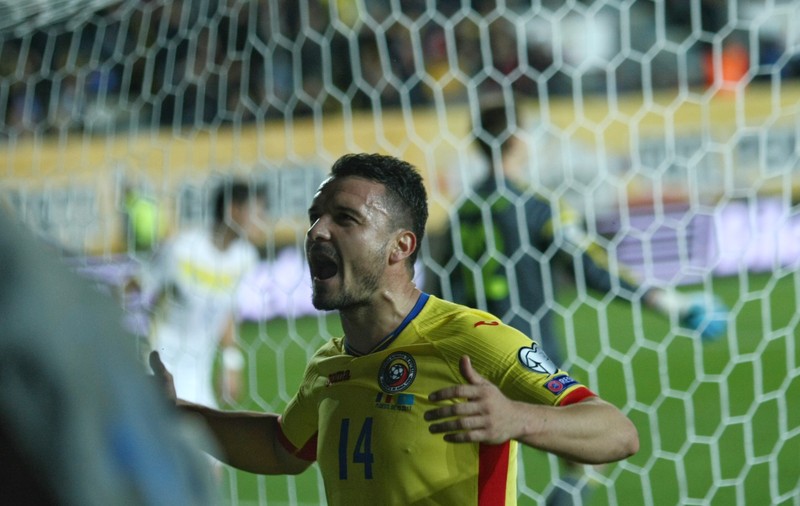 Constantin Budescu nu este fan Hagi: ”L-aș alege pe Totti”. Tricolorul este pasionat de tenis de câmp | VIDEO