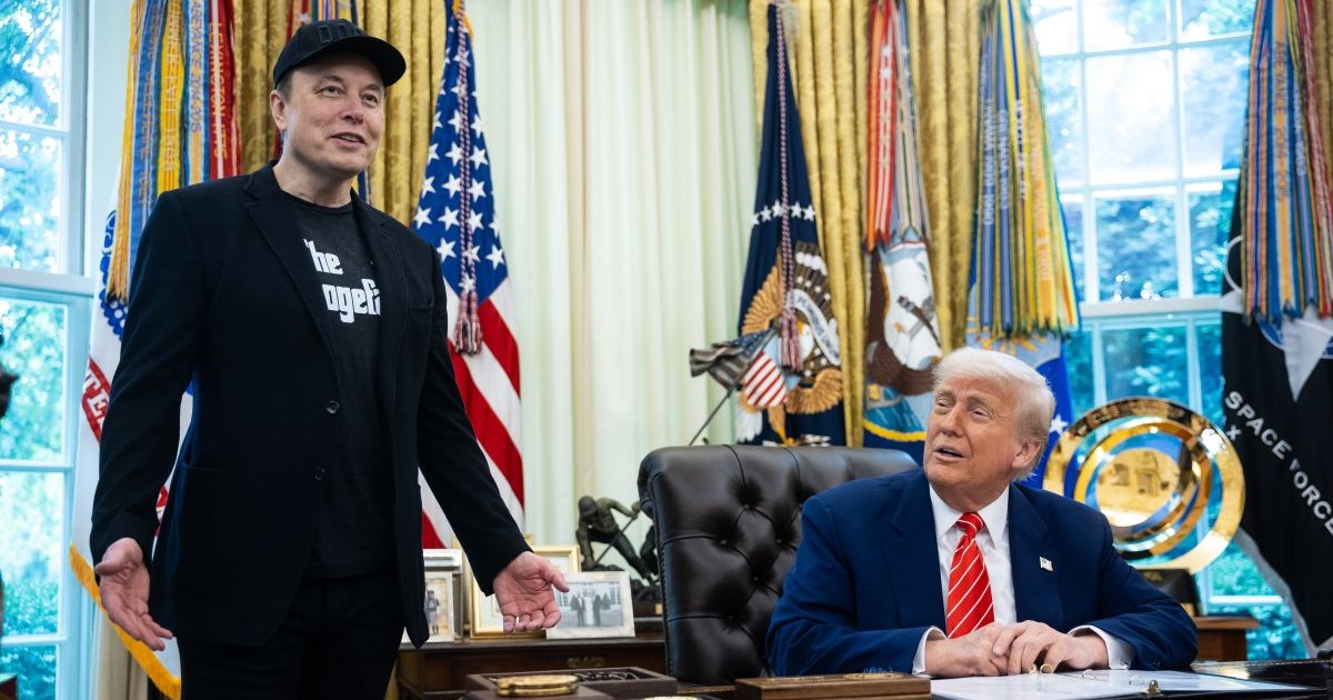 Donal Trump și Elon Musk susțin o conferință în Biroul Oval de la Casa Albă