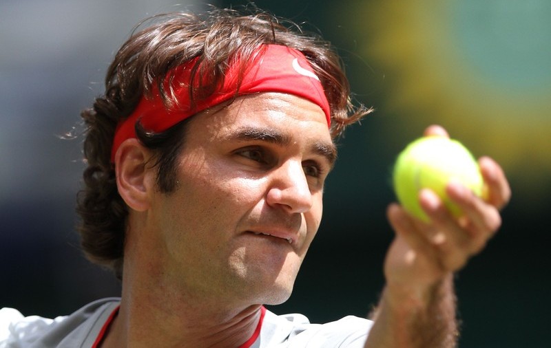 Federer - Falla, în finală la Halle