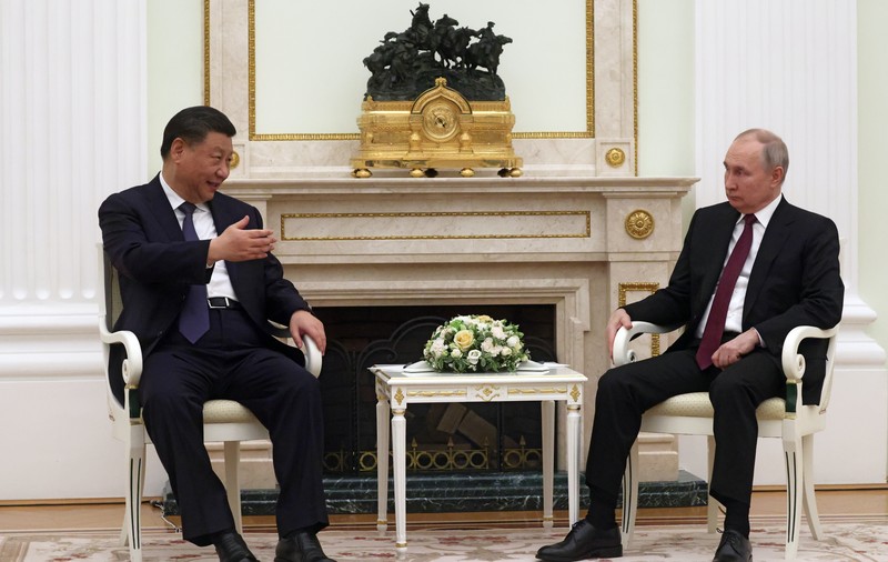 Cină cu șapte feluri de mâncare pentru liderul Xi Jinping, la Moscova. De la supă de cegă, la prăjitura Pavlova