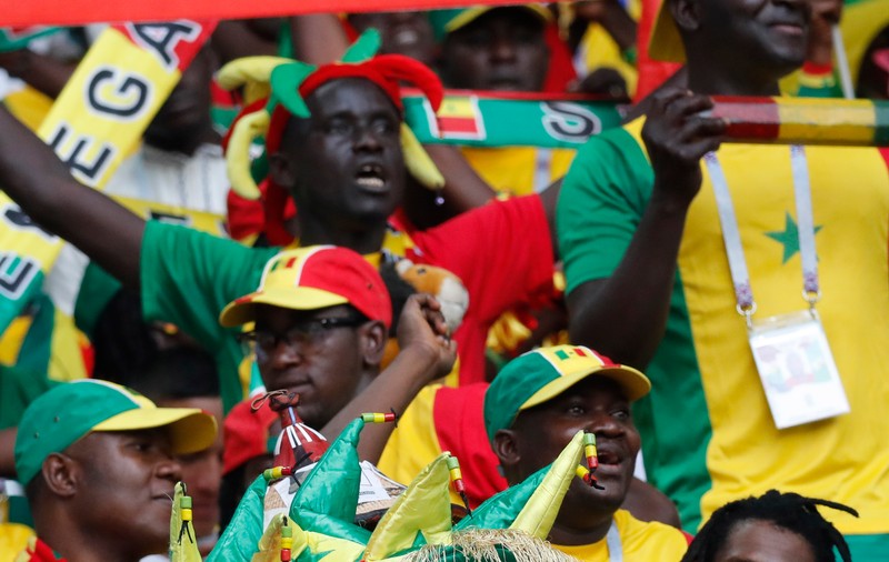 Cei mai frumoși fani de la Campionatul Mondial de fotbal Rusia 2018 sunt senegalezii! N-au apelat la ”voodoo”, ba au făcut curat pe stadion pe locurile pe care au stat!