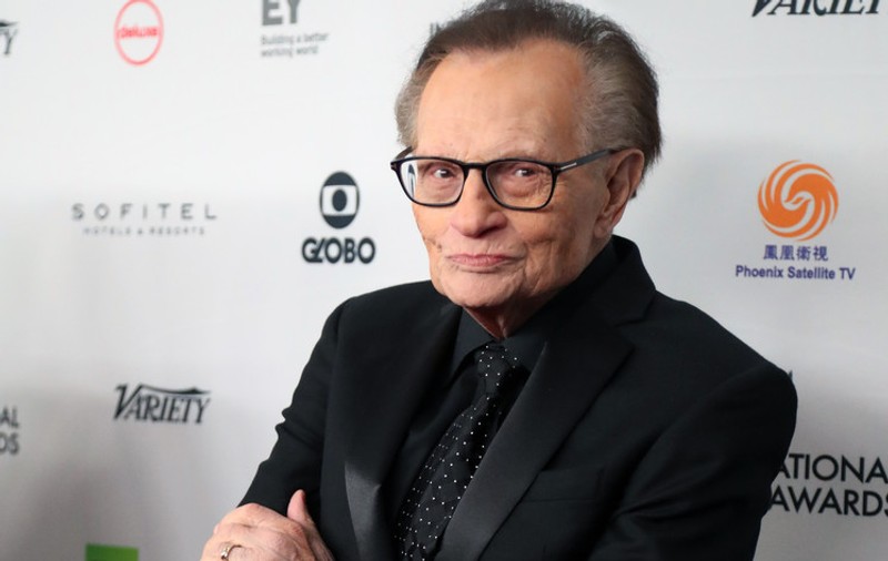 Larry King divorțează de a șaptea soție. Au fost căsătorit timp de 22 de ani