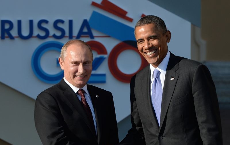 Obama şi Putin, zâmbăreţi şi prietenoşi unul cu celălalt