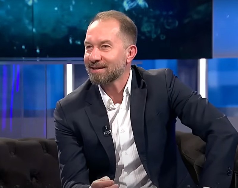 Mihai Sturzu, revoltat după ce a văzut cum un curier i-a aruncat coletul fragil. A făcut publică filmarea, iar fanii au răbufnit
