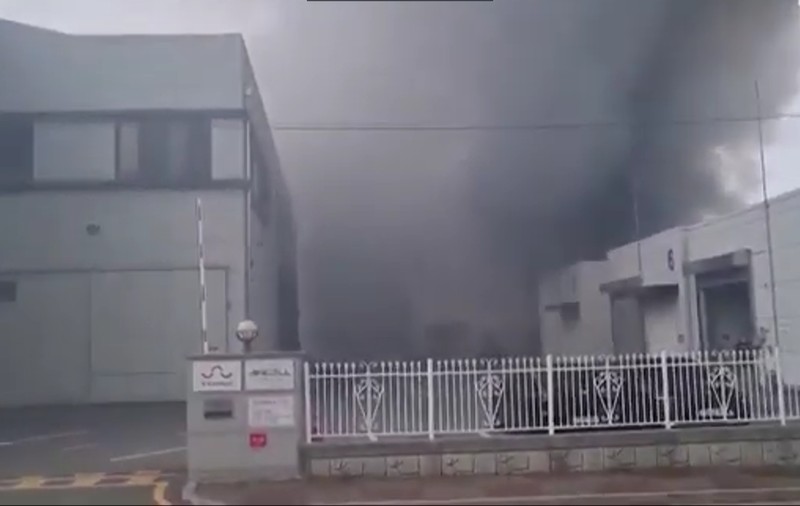 Zeci de morţi în urma unui incendiu la o fabrică de baterii de litiu, în Coreea de Sud: „Douăzeci şi unu de muncitori sunt daţi dispăruţi”