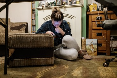 Ioana, în livingul familiei Frandeș din Rugby, UK