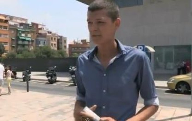 Tehnica "Rolandinho": românii arată unui reporter cum fură din buzunare | IMAGINILE CARE NE FAC DE RÂS ÎN EUROPA
