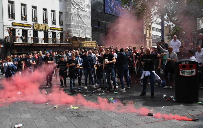 VIDEO | S-a lăsat cu bătaie la Londra. Trei polițiști răniți și nouă fani arestați, la meciul Tottenham – Ajax din semifinalele Ligii Campionilor