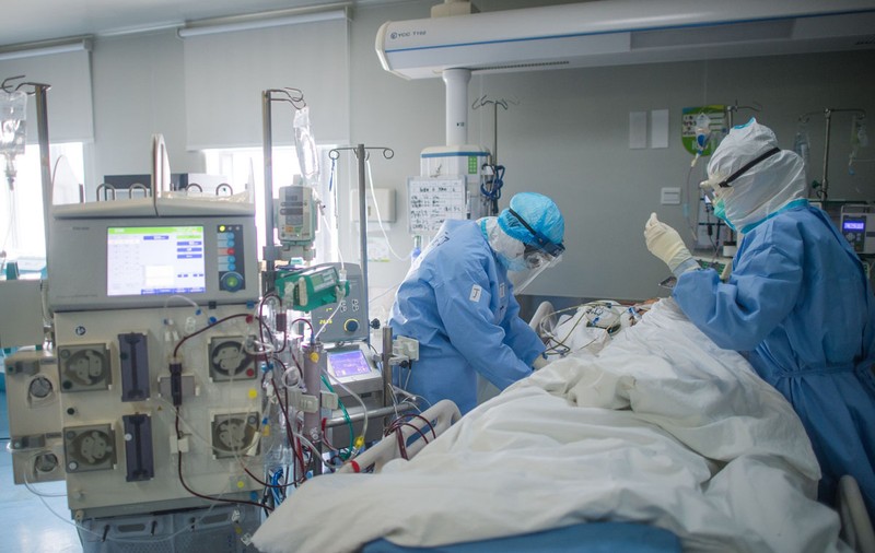 Un medic a publicat radiografia unui pacient infectat cu coronavirus: “Am avut cazuri mult mai grave”