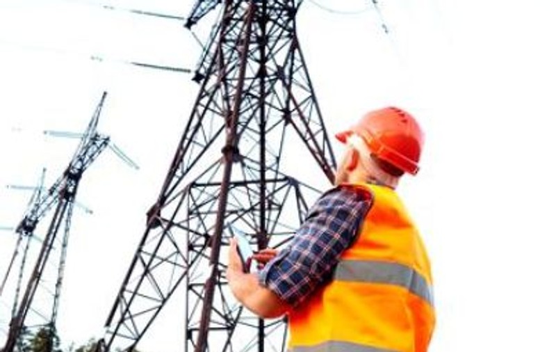 Mai multe localități din județul Sibiu au rămas fără curent electric, din cauza vântului puternic. Sunt afectați mii de consumatori