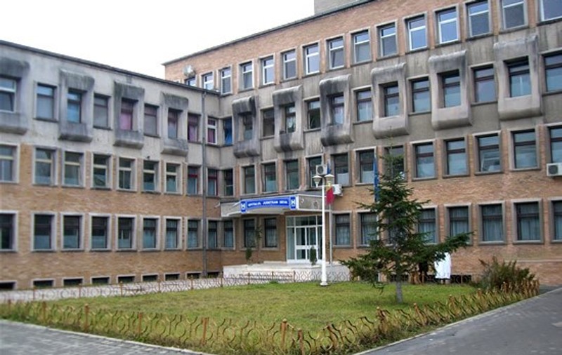 10 pacienți cu boli psihice și infectați cu COVID-19 plimbați între instituții după ce cadre medicale de la Deva s-au plâns că nu-i pot îngriji