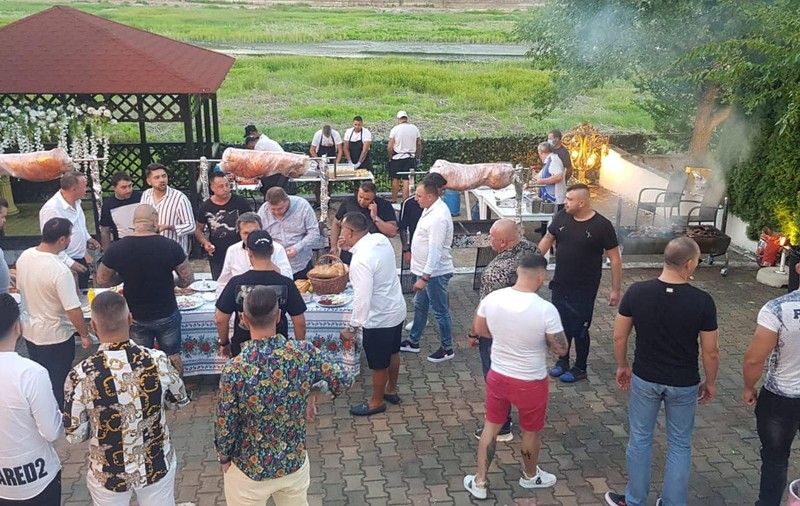 Sfidarea clanurilor continuă: petrecere cu 100 de lideri interlopi în clubul ”Kundalini” din Tei, iar Poliția spune că n-au fost probleme!