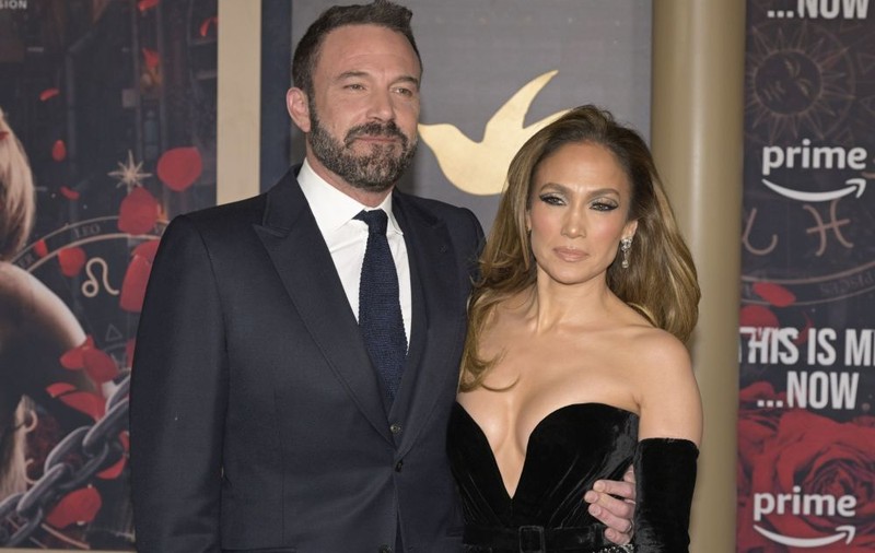 Jennifer Lopez și Ben Affleck au scos la vânzare conacul din Beverly Hills. Cum arată și cât costă vila cu 12 camere și 24 de băi