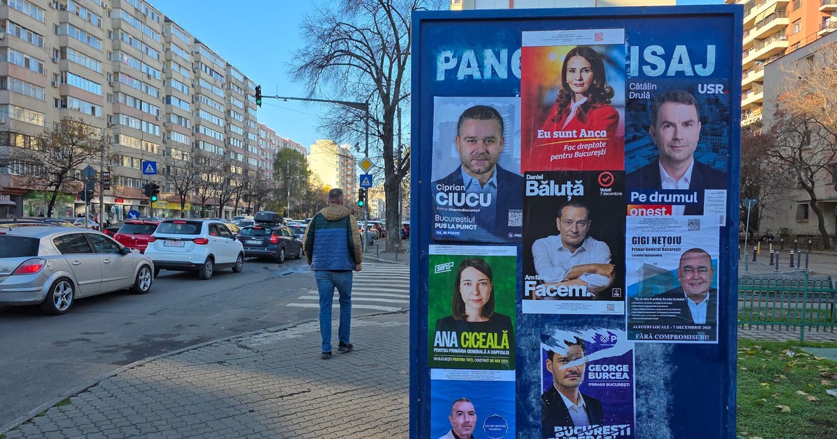 Panouri cu afise electorale pentru Primarul general al Capitalei