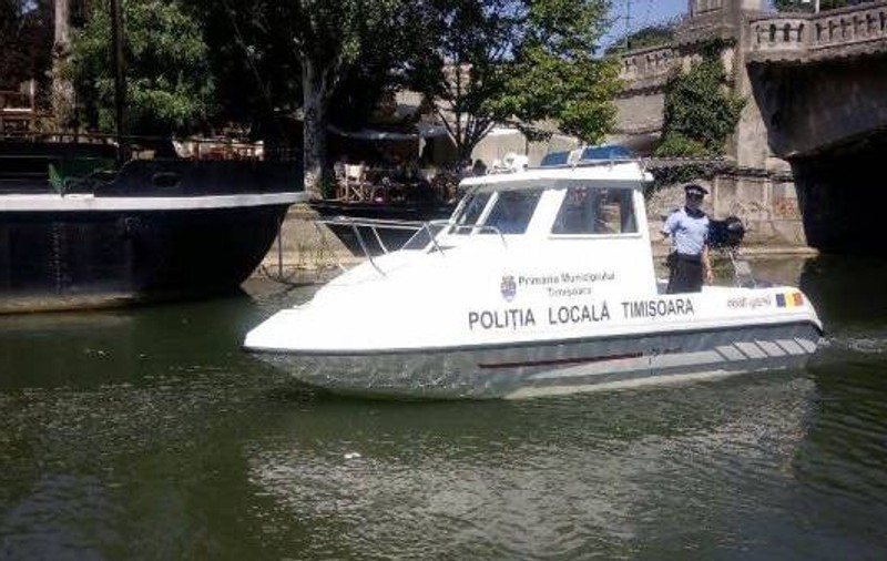 Poliția Locală patrulează cu șalupa, la Timișoara. Doar cinci polițiști pot conduce ambarcațiunea