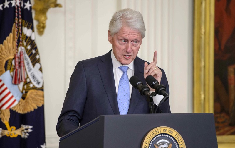 Fostul președinte american Bill Clinton: „Regret că am convins Ucraina să renunțe la armele nucleare”