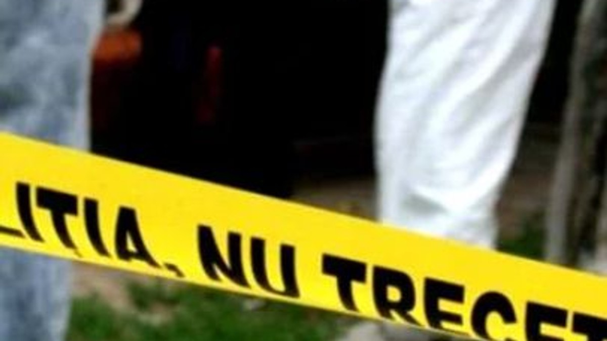 Cadavrul unei femei, găsit într-o mașină din Bacău
