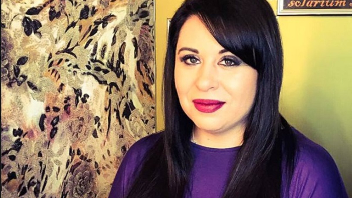 Oana Roman s-a făcut brunetă și și-a pus extensii. "Nu, nu e perucă"