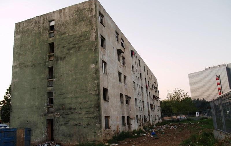 #Salvați Pipera/“Blocul groazei” a fost cândva în ”inima cartierului”. 100 de persoane au fost evacuate cu scandal | FOTOGALERIE