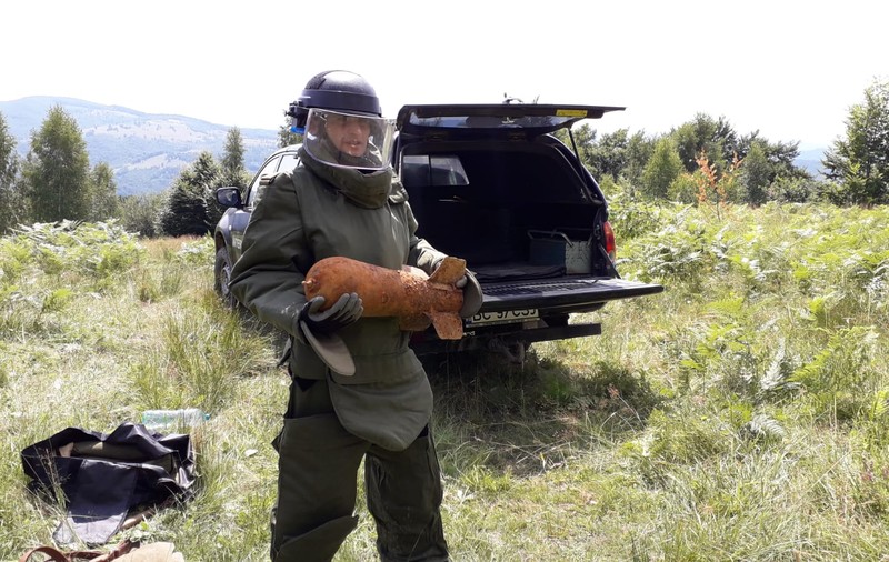 Două bombe de 50 kilograme fiecare, în stare perfectă de funcționare, descoperite la Bacău