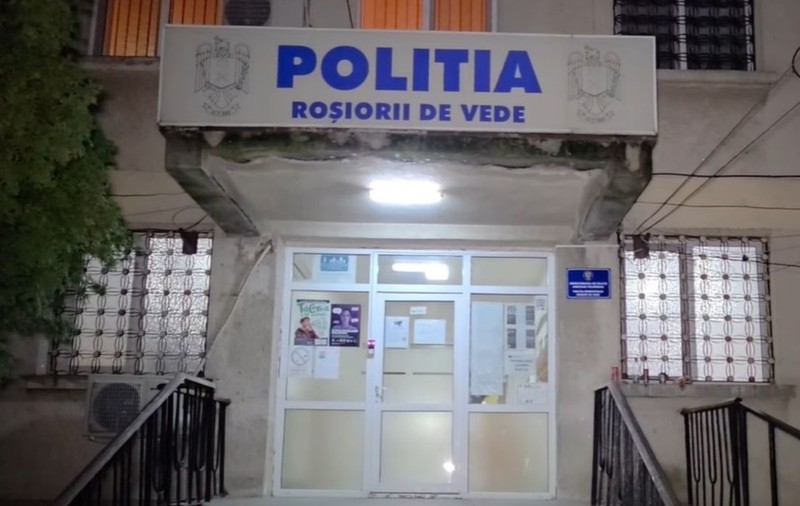 Șase eleve din Roșiorii de Vede au ieșit cu cătușe la mâini de la Poliție după ce au răpit o colegă din clasă