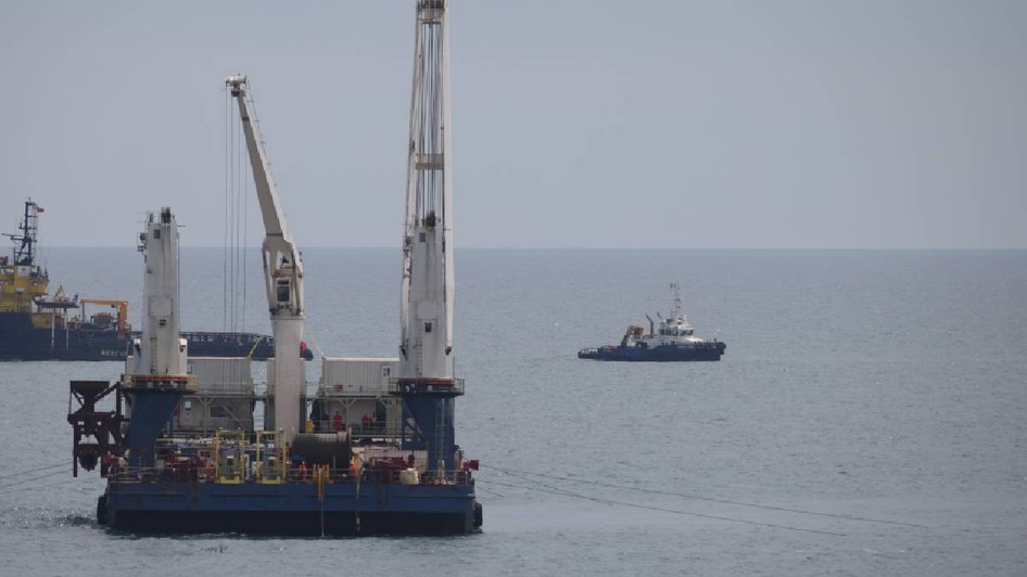 OMV Petrom și Romgaz au instalat platforma Neptun Deep de 16.500 de tone în Marea Neagră. Foto: Inquam Photos/ George Călin