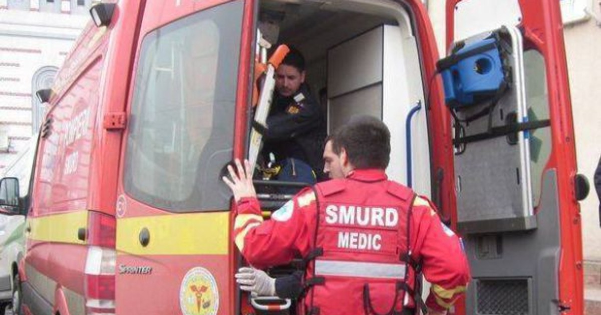 Bărbat căzut în fața metroului, la stația Republica