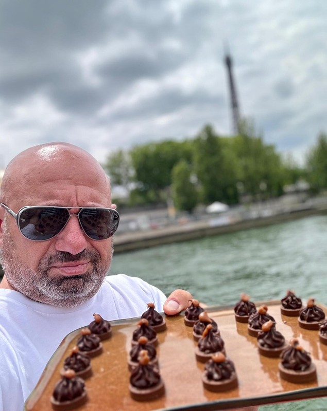 Cât costă să comanzi salată boeuf de la reastaurantul lui Cătălin Scărlătescu. O clientă a reacționat imediat. „Am comandat mai multe produse”