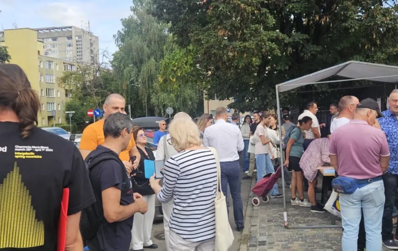 Cele 7-8 blocuri, cu 500-600 de apartamente, construite de un apropiat al lui Ilan Șor ar sufoca un cartier din Brașov, spun locuitorii mânioși