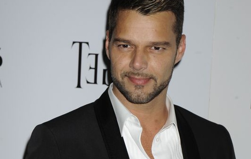 O braziliancă a plătit o avere ca să se sărute cu Ricky Martin. Care a fost suma | VIDEO