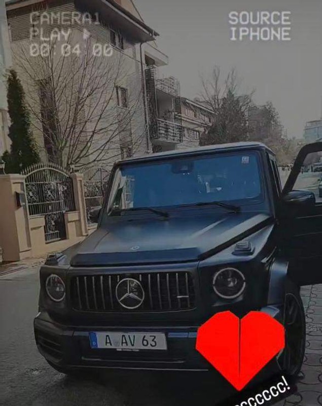 Imagini cu bolidul de lux pe care Roxana Dobre l-a primit de la Florin Salam. „Sunt super fericită. Te iubesc!”