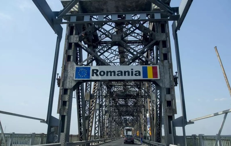 Restricţii de trafic pe Podul Giurgiu - Ruse, începând de miercuri. Rute alternative pentru românii care pleacă în Bulgaria sau Grecia