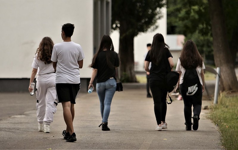 Ce spun elevii și părinții despre chestionarul legat de testarea antidrog înaintat de Prefectură în școlile din București