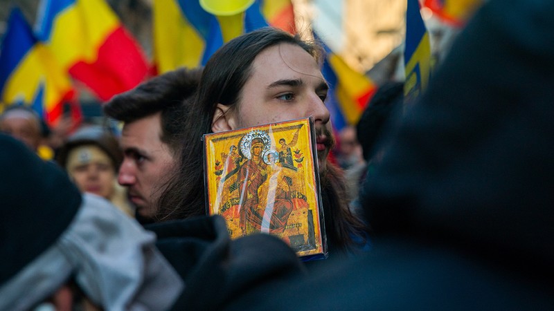 Mai multi simpatizanti ai partidului AUR si ai lui Călin Georgescu protestează în fața prefecturii municipiului București și a prefecturii județului Ilfov. Bucuresti, sambata, 18 ianuarie 2025. Inquam Photos / Tudor Pana