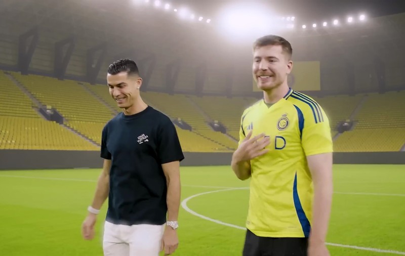 MrBeast, cel mai cunoscut star de pe YouTube, va face o ofertă oficială pentru a cumpăra TikTok. Va rivaliza cu Elon Musk pentru achiziția rețelei sociale