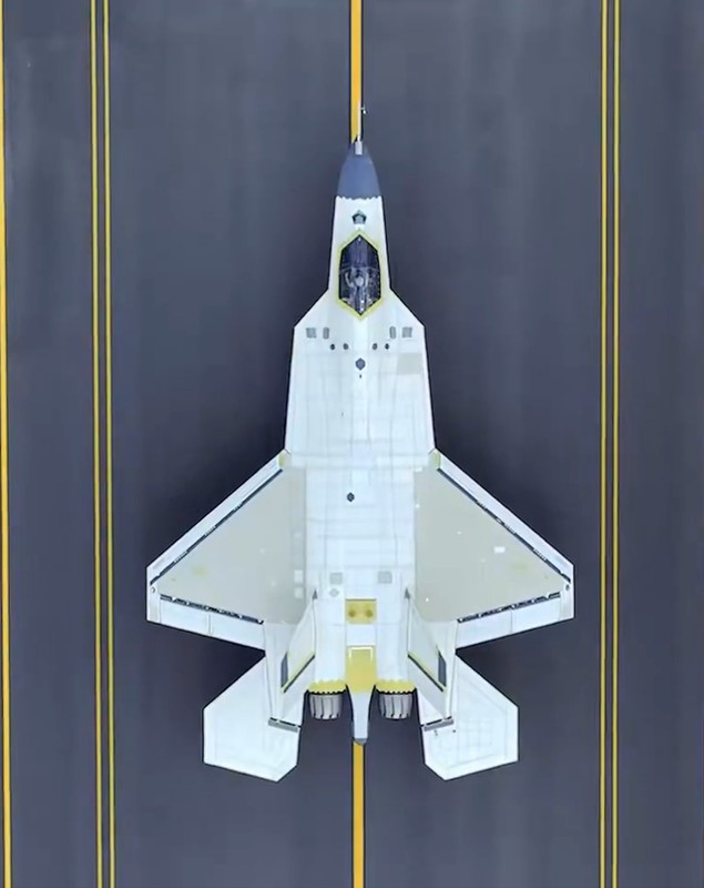 Cum arată Kaan, avionul supersonic al Turciei, care atinge o viteză de 2.223 km/h și poate înlocui avioanele de vânătoare americane F-35